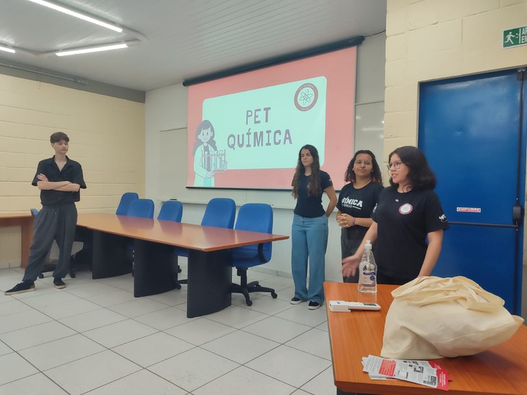 Apresentações para os Calouros #01.jpg