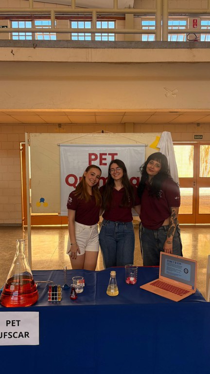 2025 - Feira de Ciências: "Quimicamente Falando"